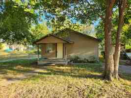 featured image of 320 W 8th St #1