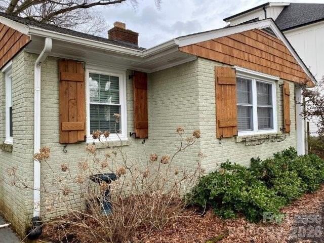 2909 Manor Rd - Photo 2 of 23