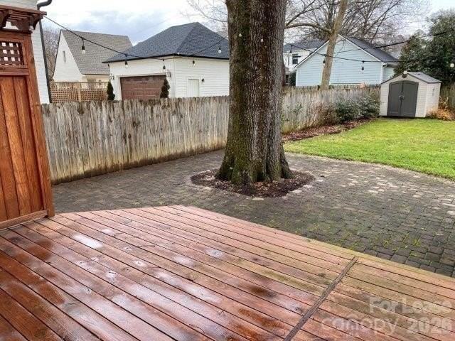 2909 Manor Rd - Photo 4 of 23