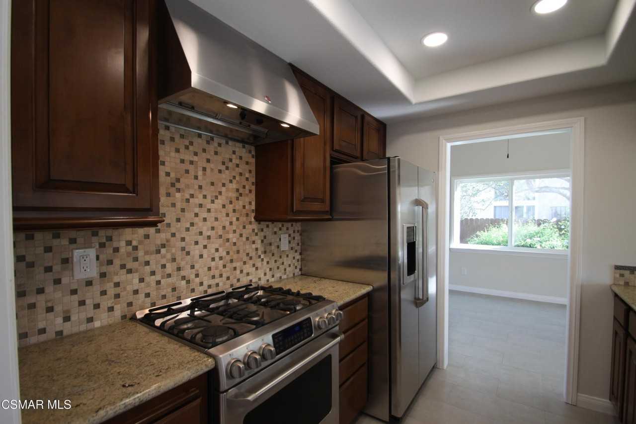4745 Avedon Rd - Photo 3 of 6