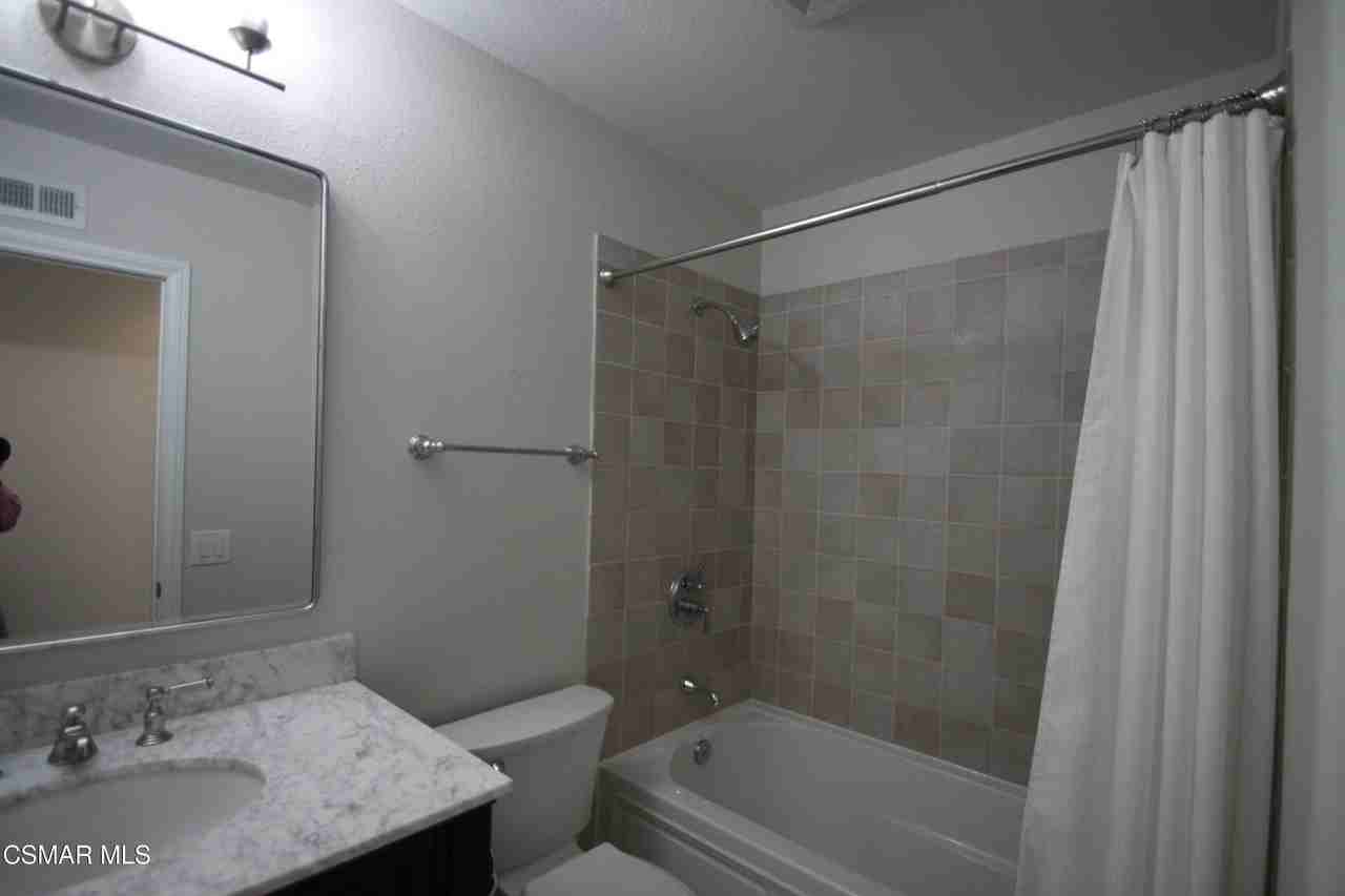 4745 Avedon Rd - Photo 4 of 6