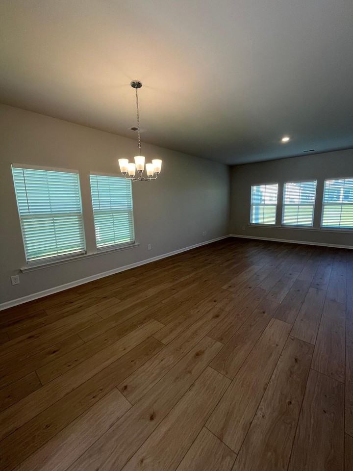 1038 Adirondack Dr - Photo 3 of 25