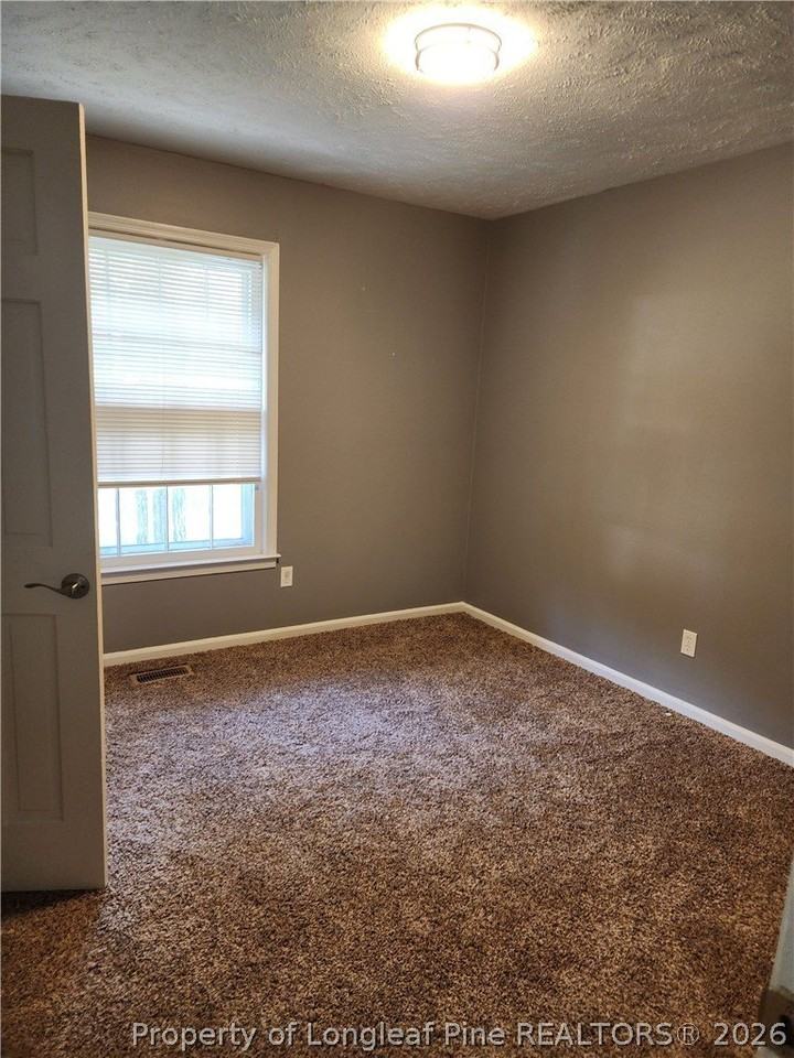 601 Dashland Dr - Photo 3 of 14