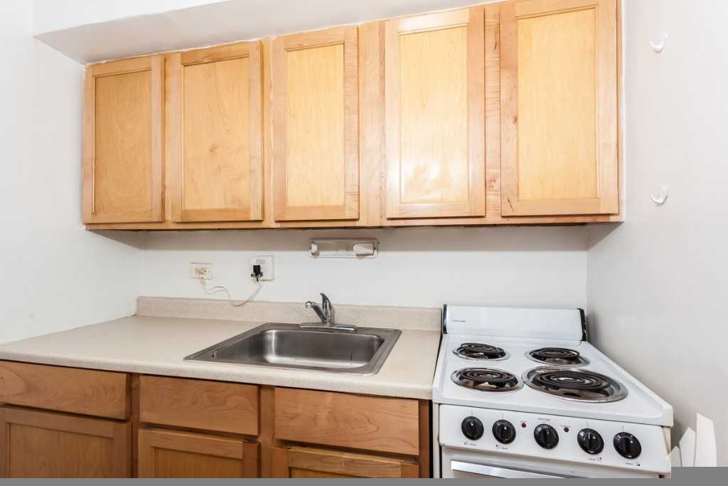 536 W Arlington Pl #216 - Photo 5 of 9