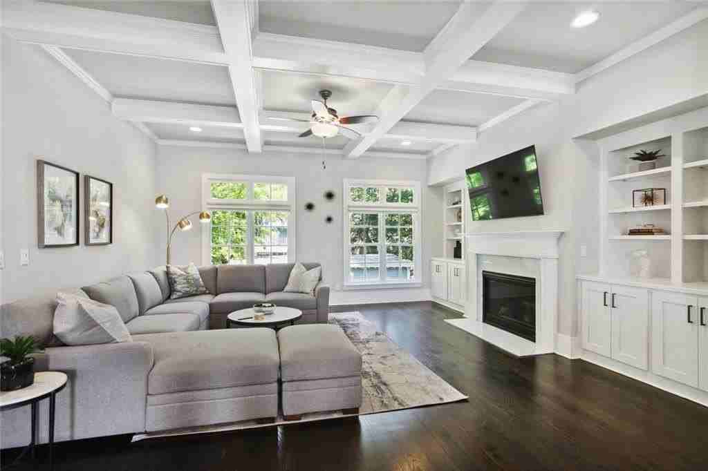 692 Drewry St Ne - Photo 4 of 25
