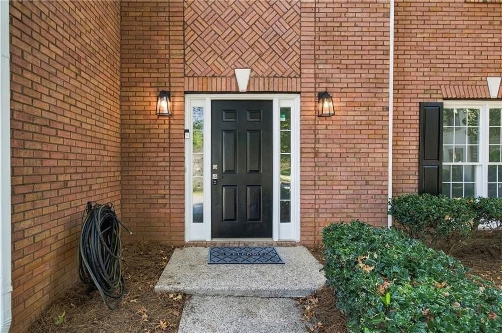 2280 Orleans Ave - Photo 2 of 50