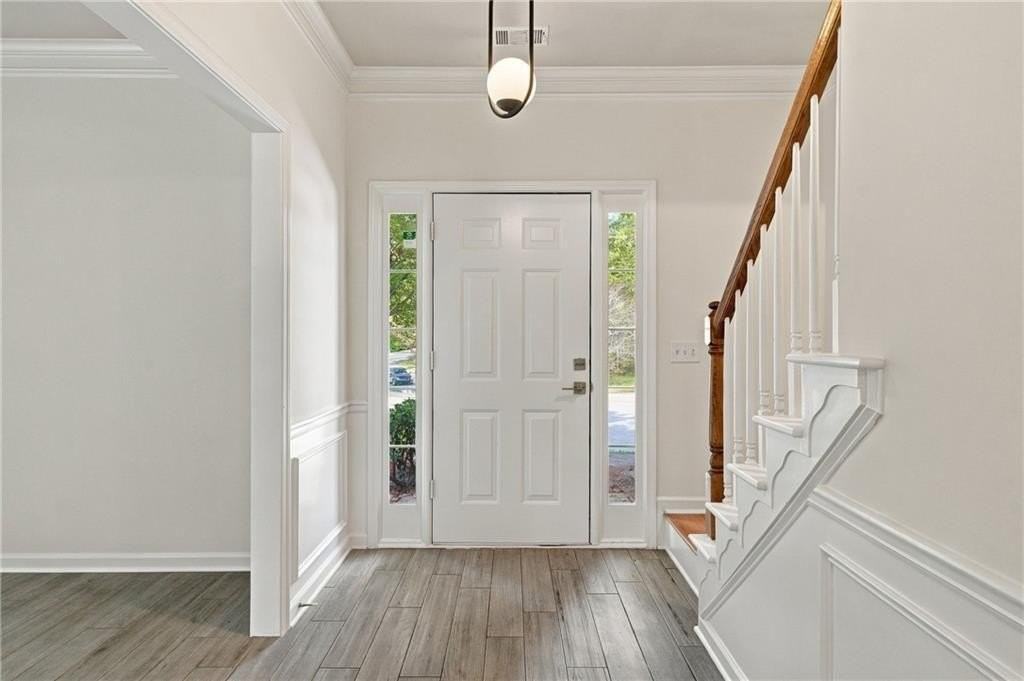 2280 Orleans Ave - Photo 5 of 50