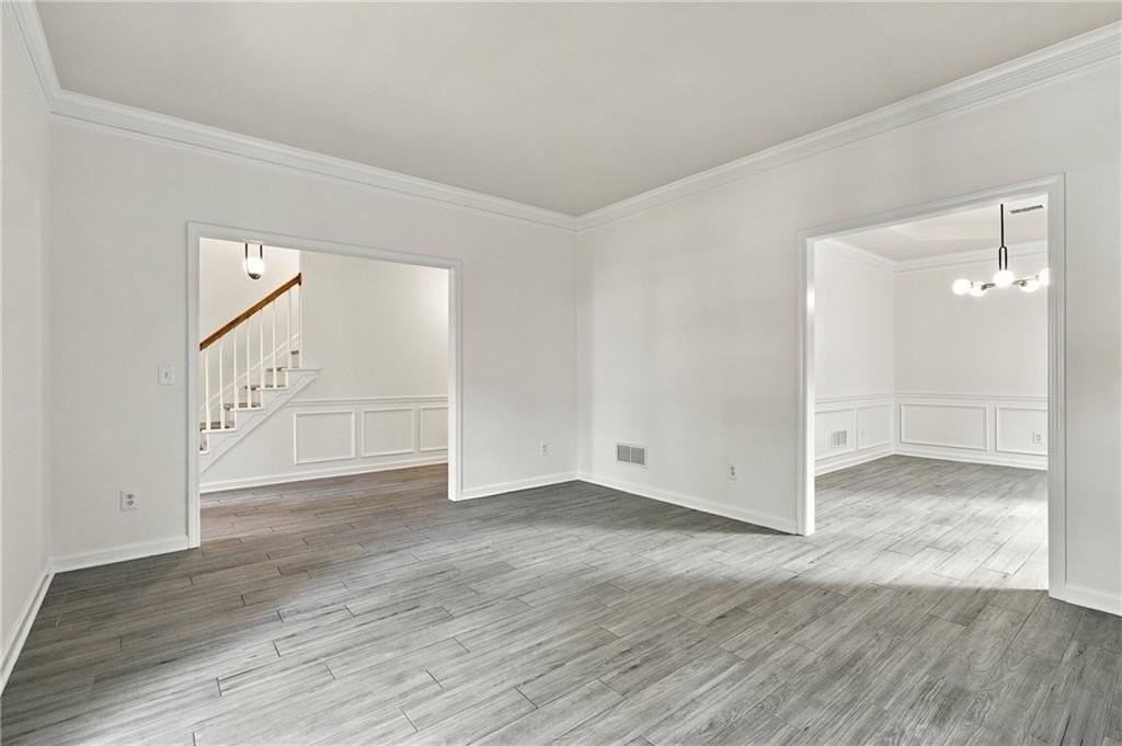 2280 Orleans Ave - Photo 7 of 50