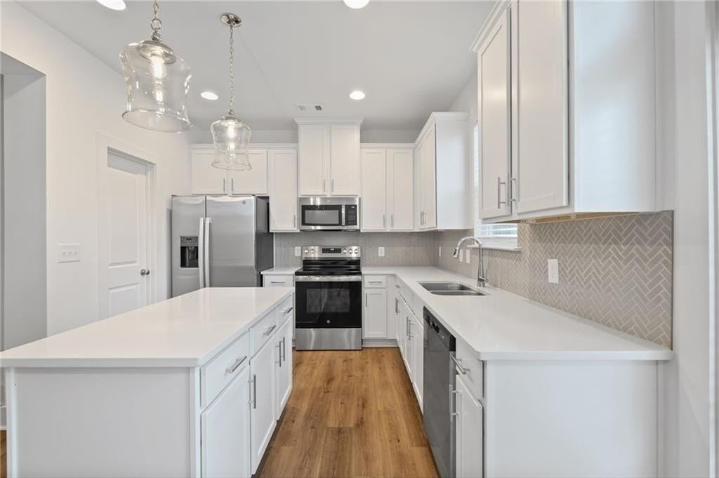 2515 Riverside Rd - Photo 7 of 33
