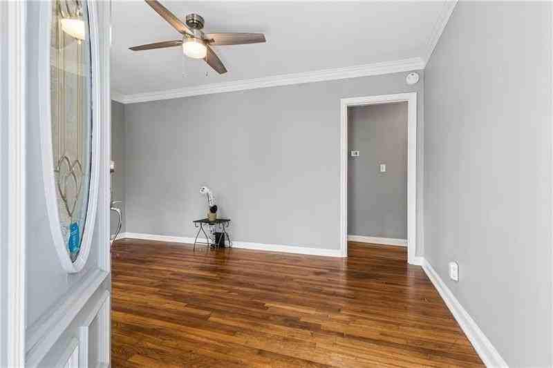 2270 1st Ave Ne - Photo 3 of 28