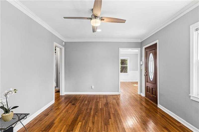 2270 1st Ave Ne - Photo 6 of 28