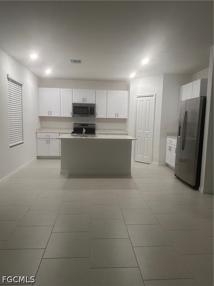 11610 Savanna Lakes Blvd - Photo 3 of 20