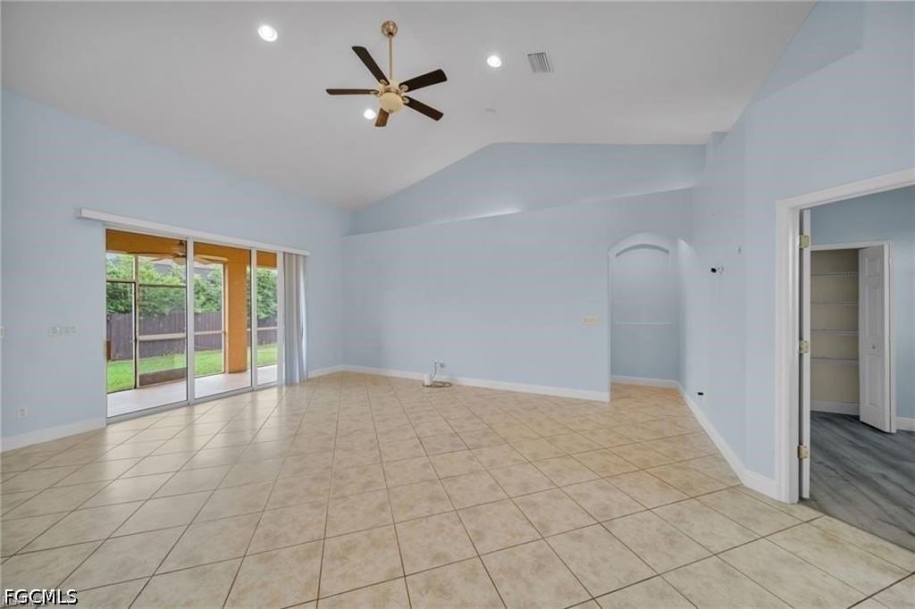 621 Nw 37th Ave - Photo 6 of 37