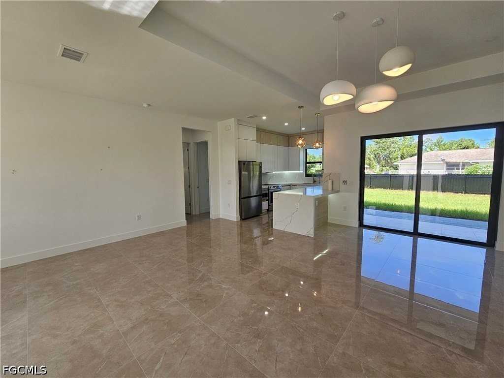 1211 Mckinley Ave - Photo 6 of 42