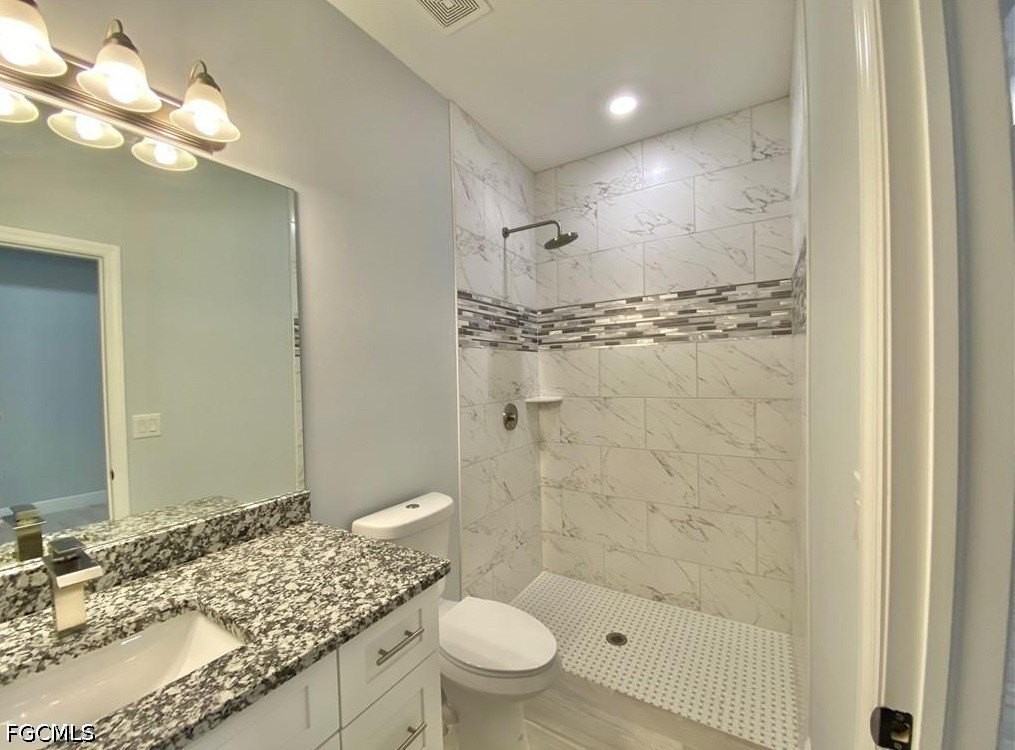 2403 Dickens Ave N - Photo 5 of 5