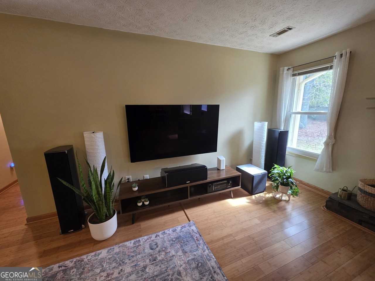 520 Cornwallis Way - Photo 3 of 24