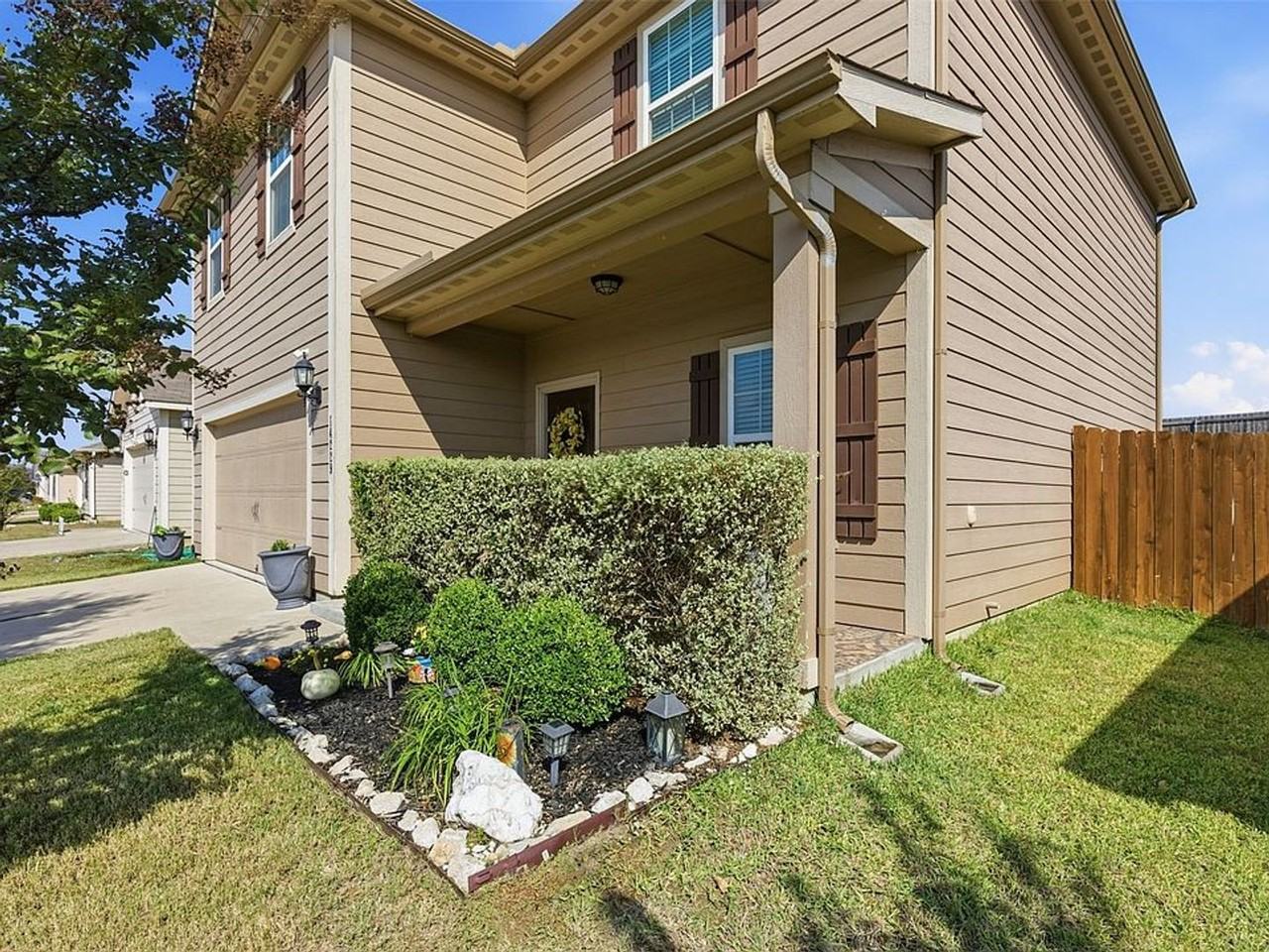14112 Indian Wells Rd - Photo 3 of 20