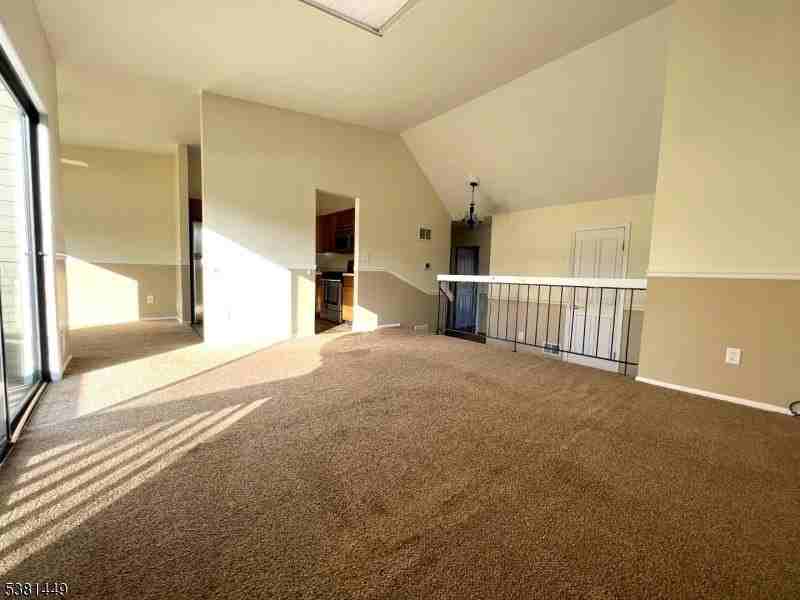 1308 Spruce Hills Dr - Photo 3 of 18