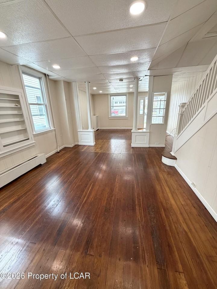 327 Park Ave - Photo 4 of 11