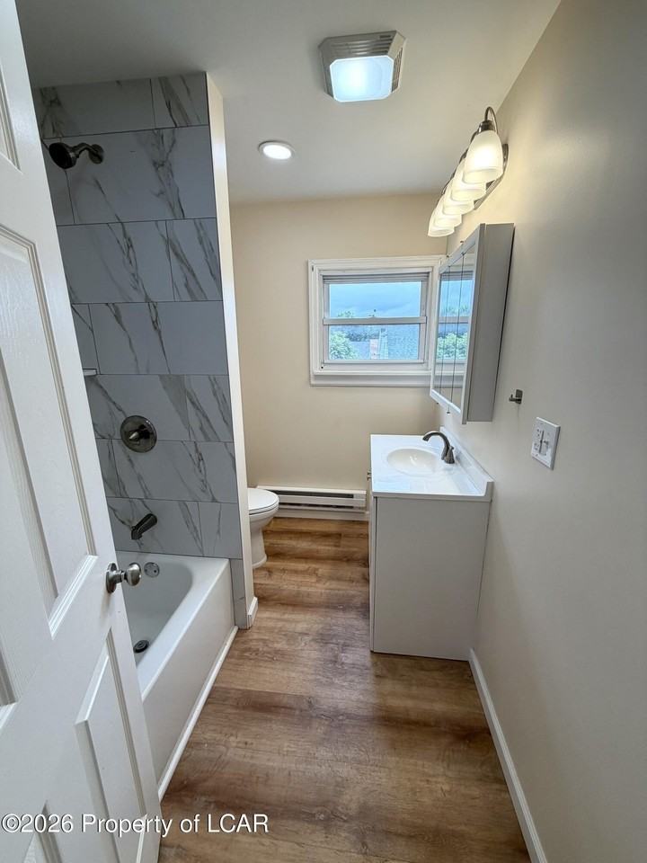 327 Park Ave - Photo 7 of 11