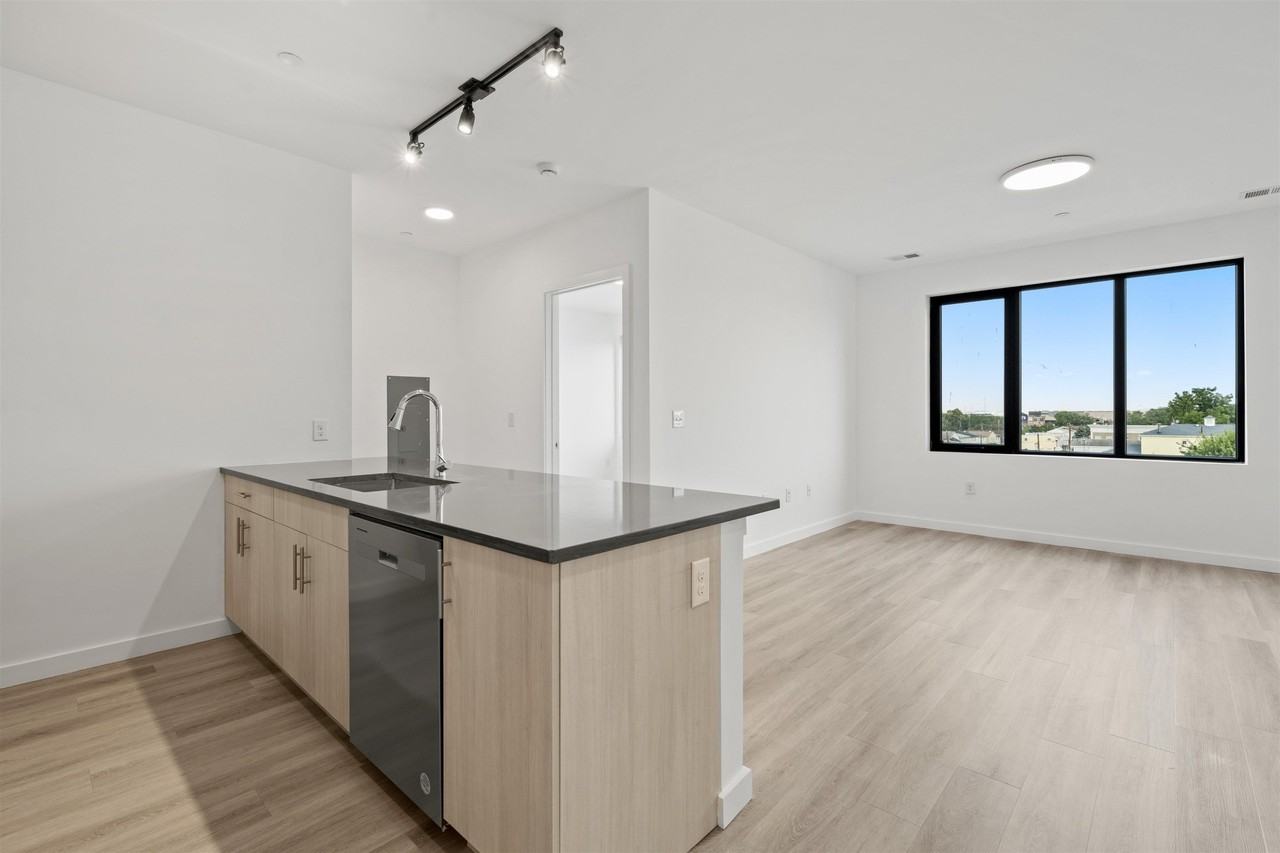 117 Prospect Ave #305 - Photo 3 of 23