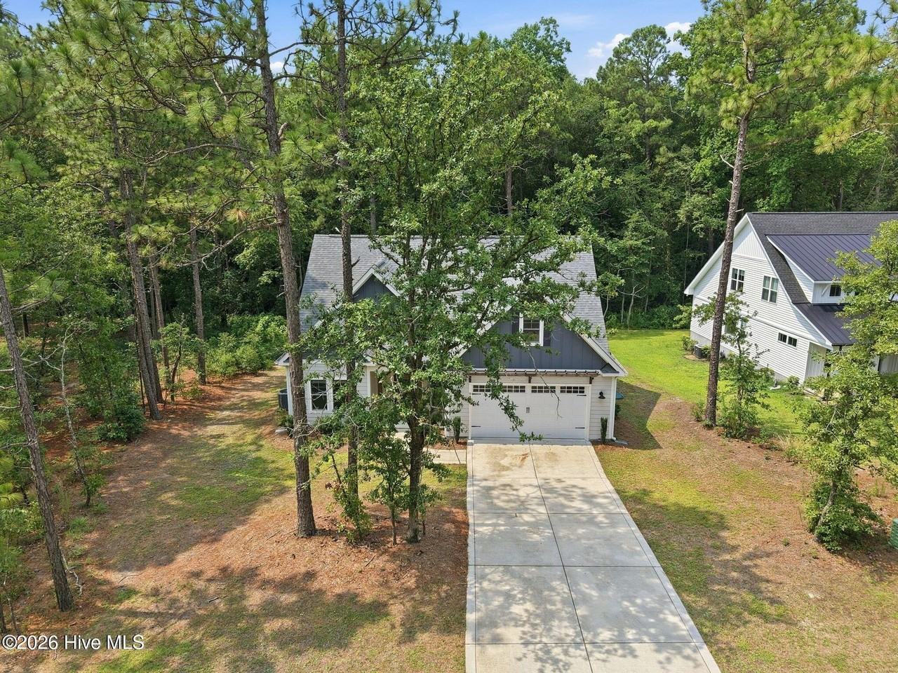 942 Greenbriar Dr - Photo 4 of 40