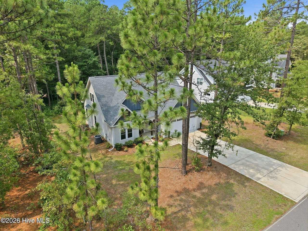 942 Greenbriar Dr - Photo 5 of 40