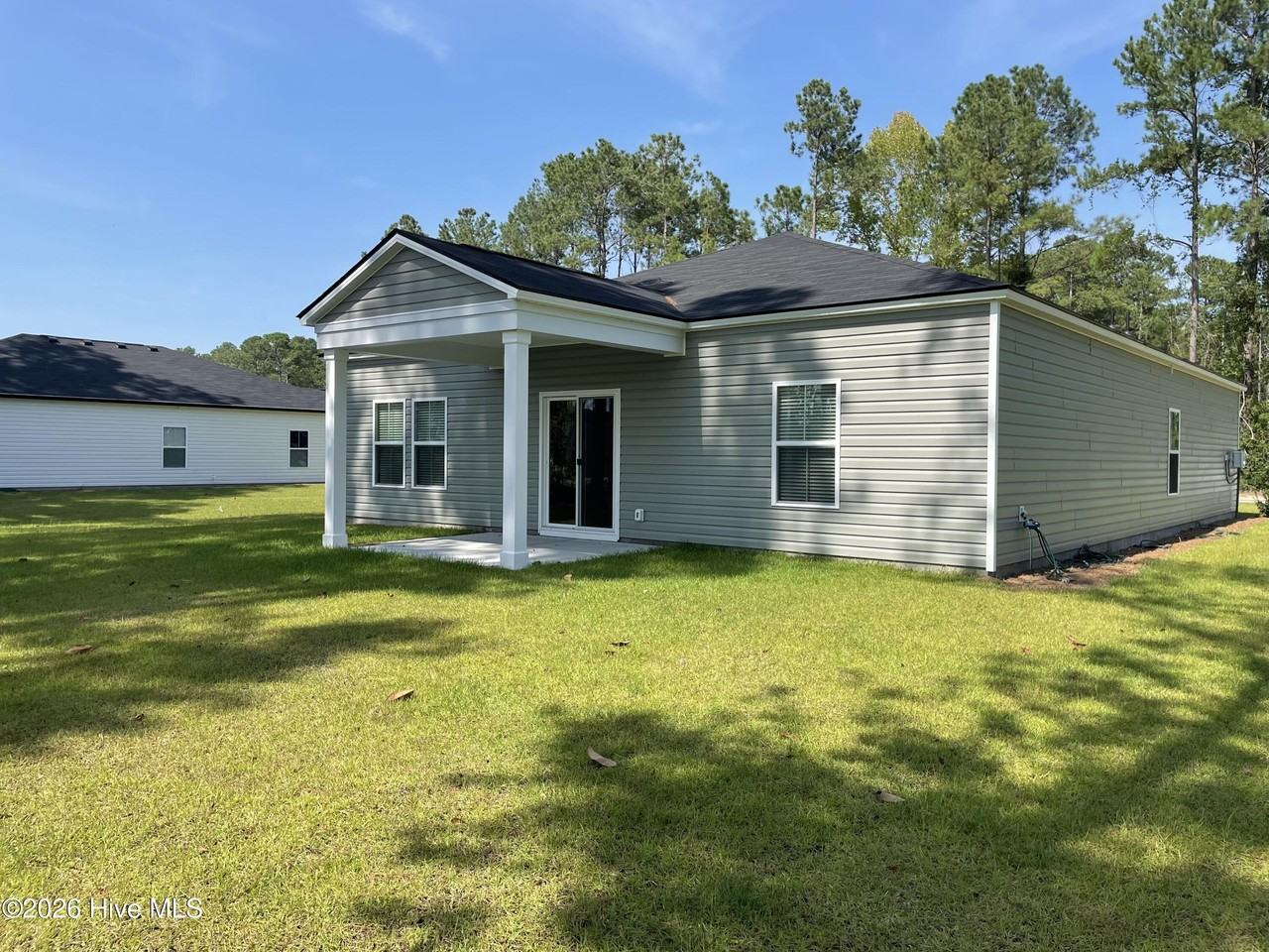 1031 Harbor Dr - Photo 5 of 33