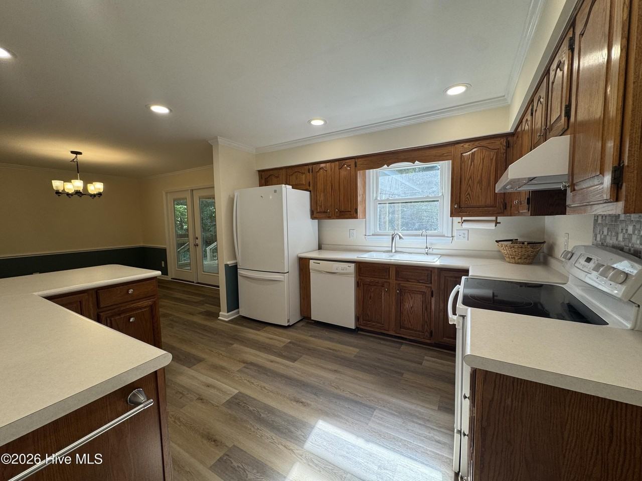 542 Aquarius Dr - Photo 6 of 17