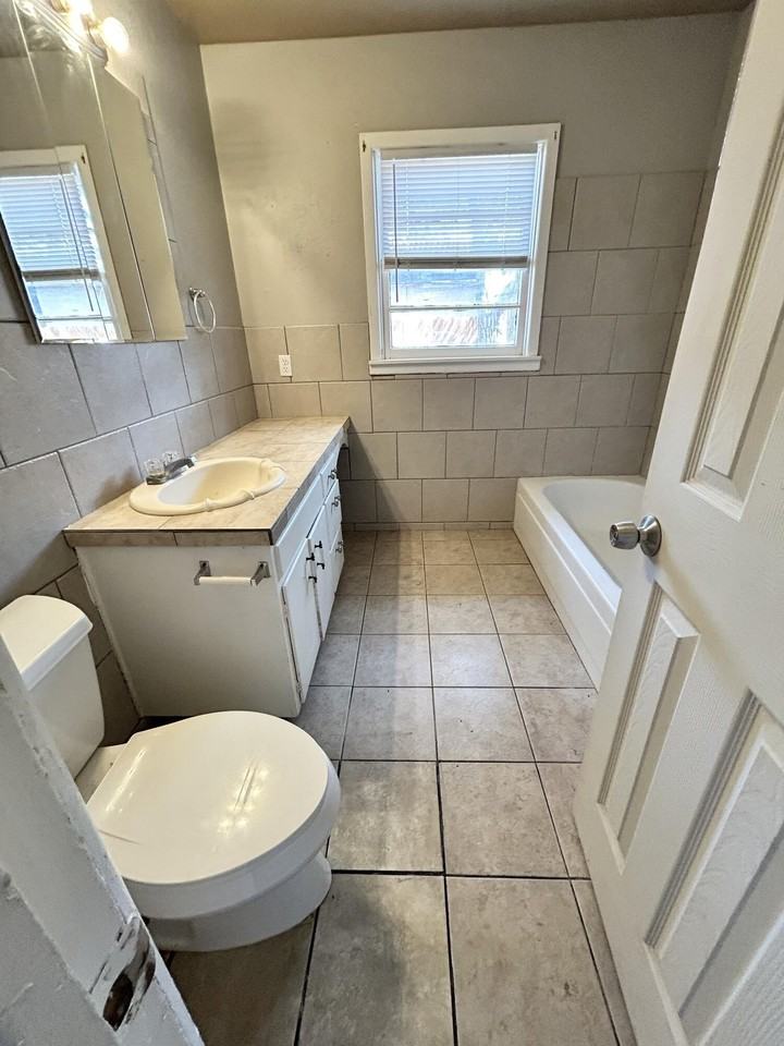4103 17th St #B - Photo 5 of 6