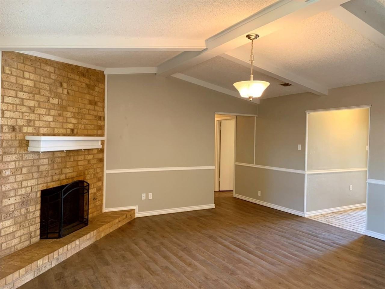 5722 93rd St - Photo 4 of 18