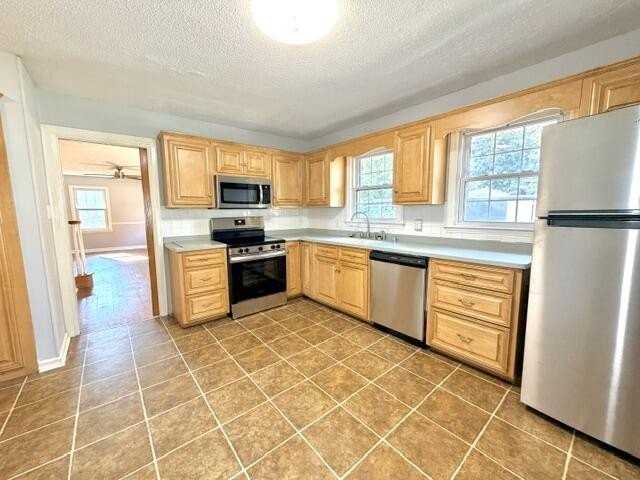 404 Sylvan Ter - Photo 6 of 31