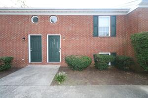 featured image of 320 Lakeview Dr