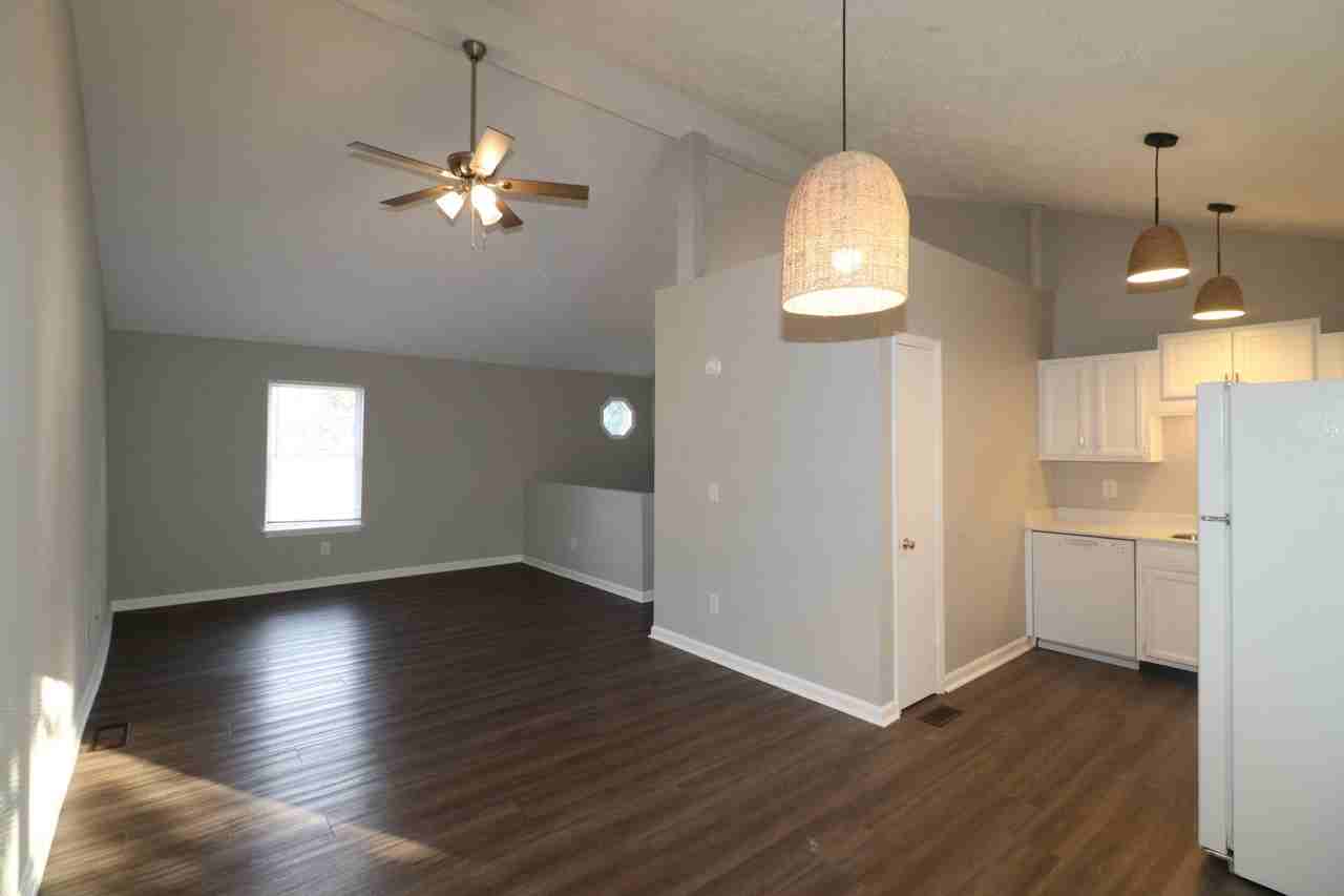 320 Lakeview Dr - Photo 5 of 13