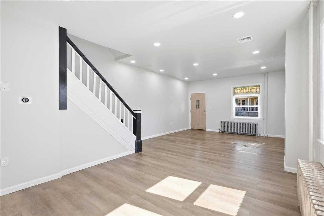 564 Washington Ave - Photo 5 of 19