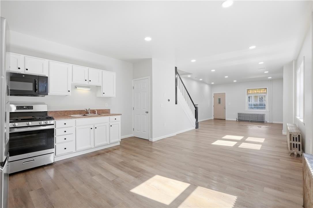 564 Washington Ave - Photo 7 of 19