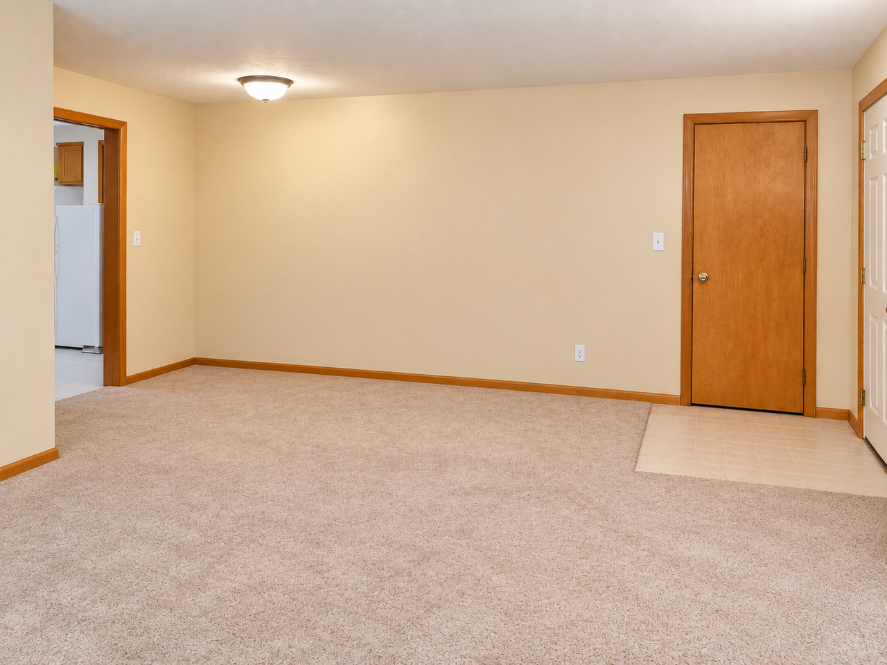 903 S Henderson St - Photo 2 of 11