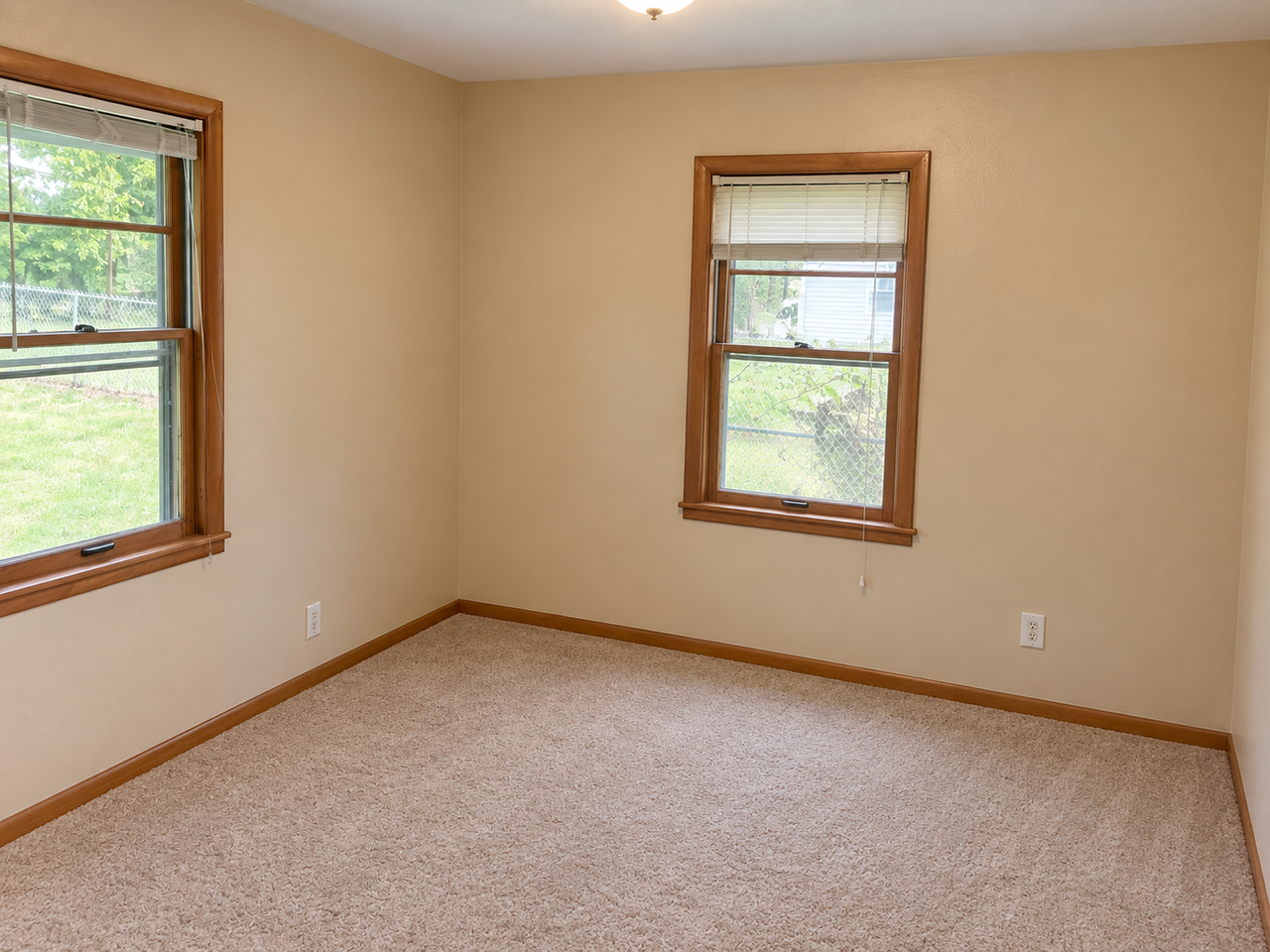 903 S Henderson St - Photo 5 of 11