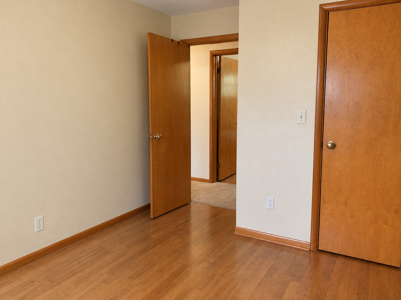 903 S Henderson St - Photo 7 of 11