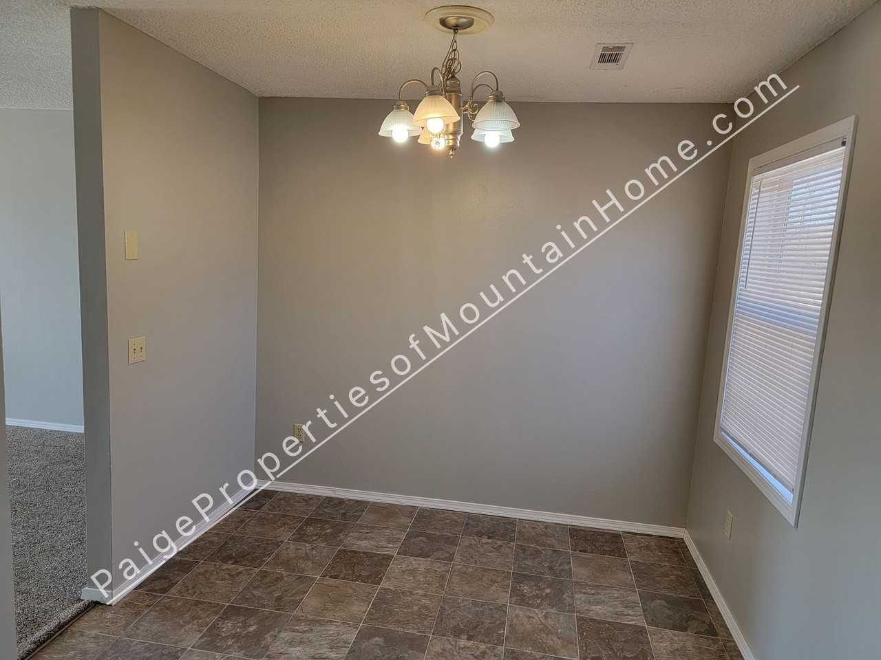 513/515 E. 13th Street - Photo 4 of 10