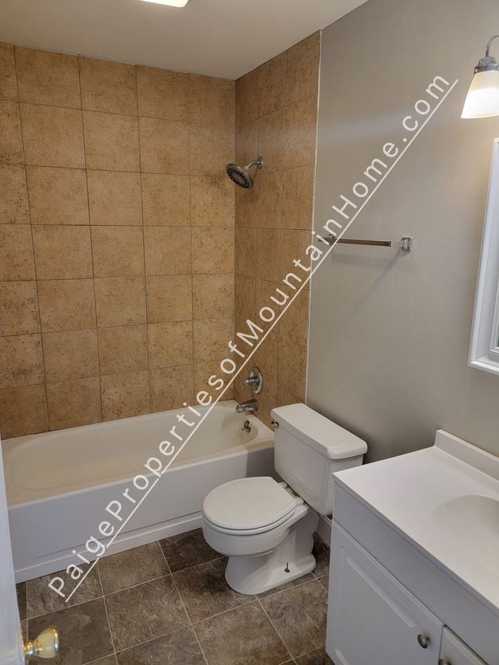 513/515 E. 13th Street - Photo 6 of 10