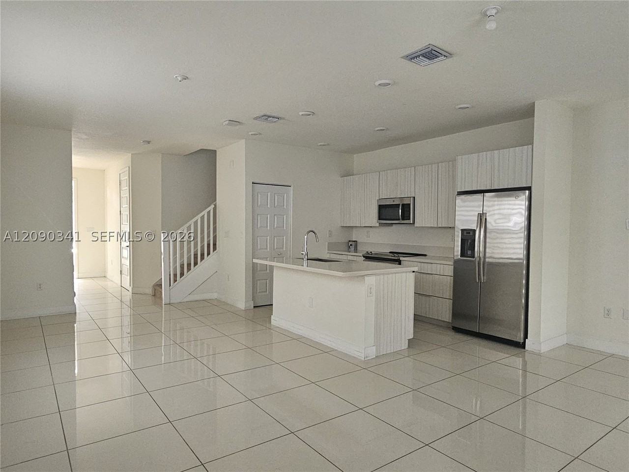 15839 Nw 91st Ct - Photo 2 of 10