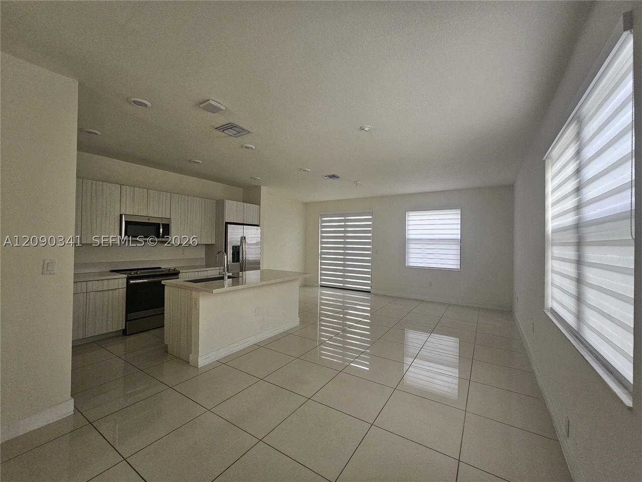 15839 Nw 91st Ct - Photo 3 of 10