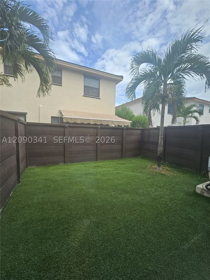 15839 Nw 91st Ct - Photo 5 of 10