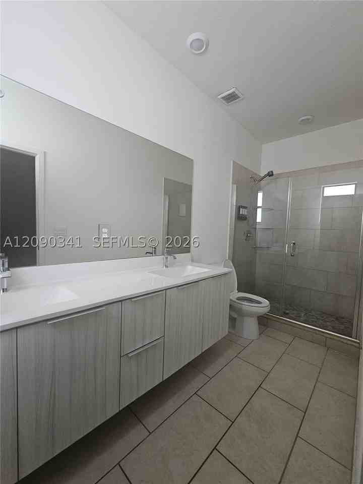 15839 Nw 91st Ct - Photo 6 of 10