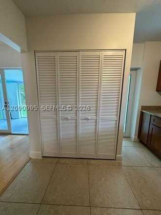 5920 Sw 59th St - Photo 4 of 18