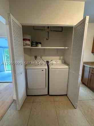 5920 Sw 59th St - Photo 5 of 18