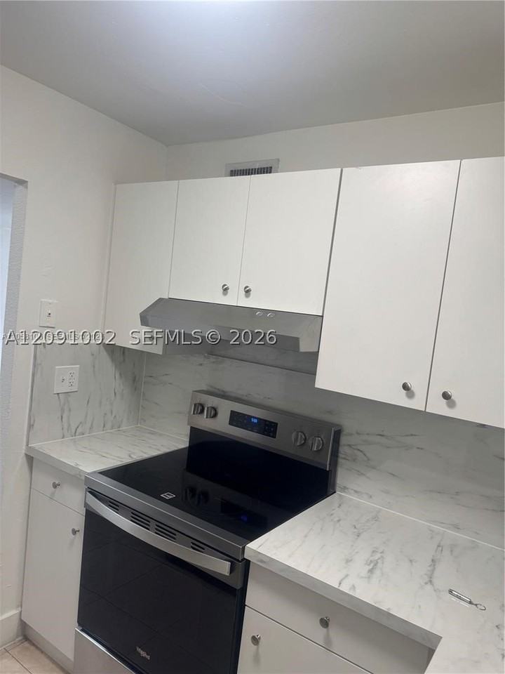 1875 W 56th St #109 - Photo 3 of 21