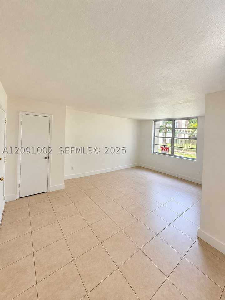 1875 W 56th St #109 - Photo 5 of 21