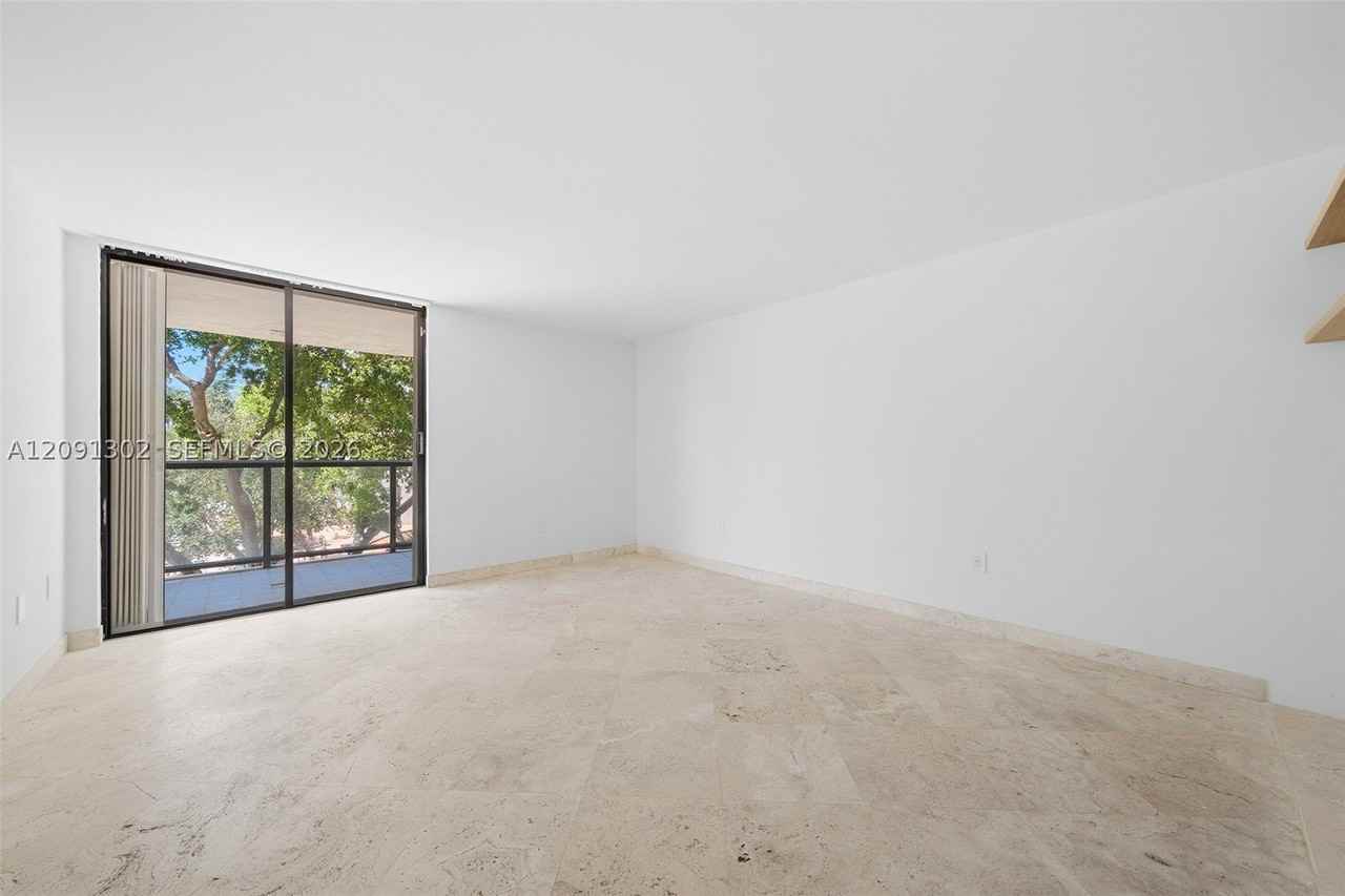 2575 S Bayshore Dr #4A - Photo 7 of 33